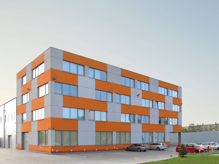 Hala magazynowo-produkcyjna z częścią biurową Łęgprzem, Kraków