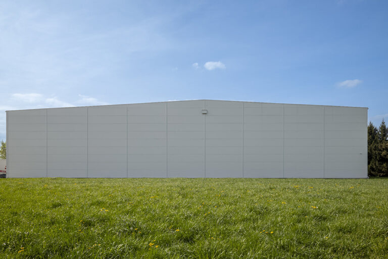 HALA MAGAZYNOWA W NIEPOŁOMICACH