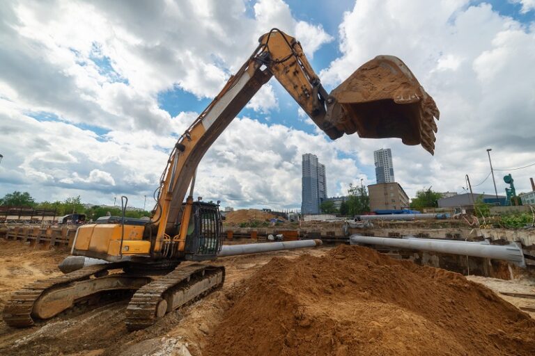 Wymagania i&nbsp;zasady bezpiecznej eksploatacji koparko-ładowarek