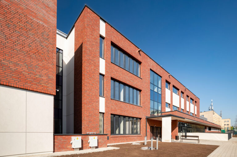 BUDOWA BUDYNKU SZKOŁY W RAMACH ROZBUDOWY ZESPOŁU SZKOLNO-PRZEDSZKOLNEGO NR 15 W KRAKOWIE